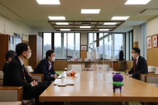 Meeting with Hikone city mayor